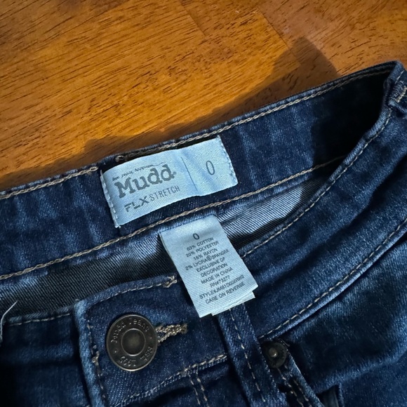 Mudd Flx Stretch Jean Shorts - Picture 3 of 3